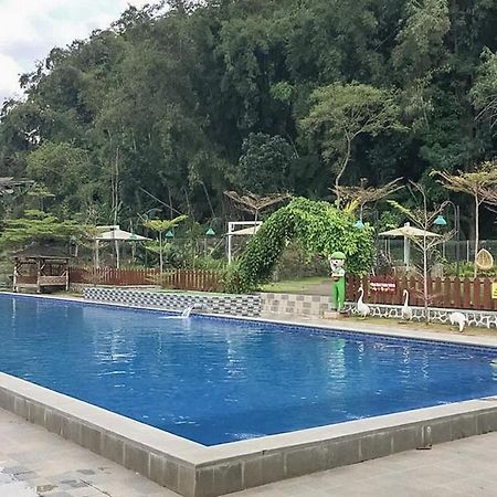 RedDoorz near Wisata Paribendo Lawang Hotel Bagian luar foto