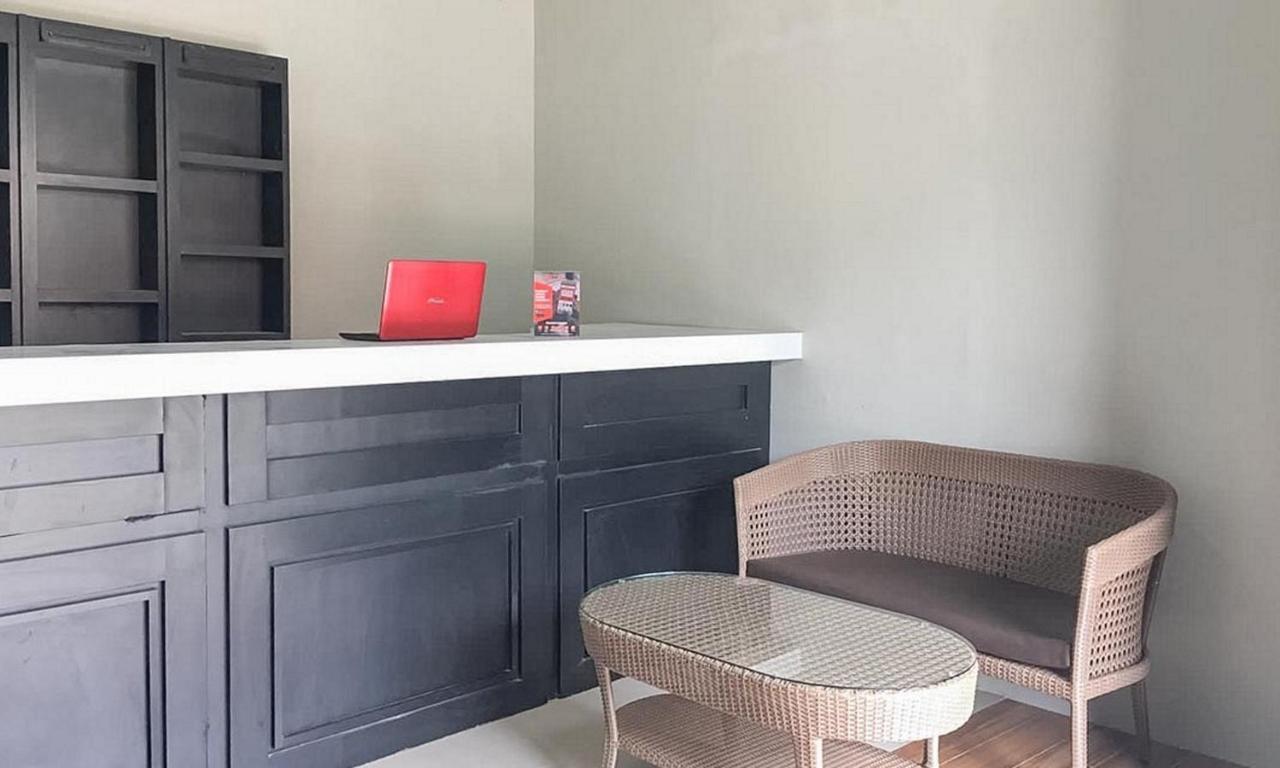RedDoorz near Wisata Paribendo Lawang Hotel Bagian luar foto