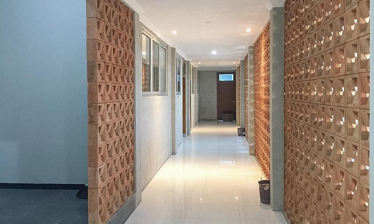 RedDoorz near Wisata Paribendo Lawang Hotel Bagian luar foto