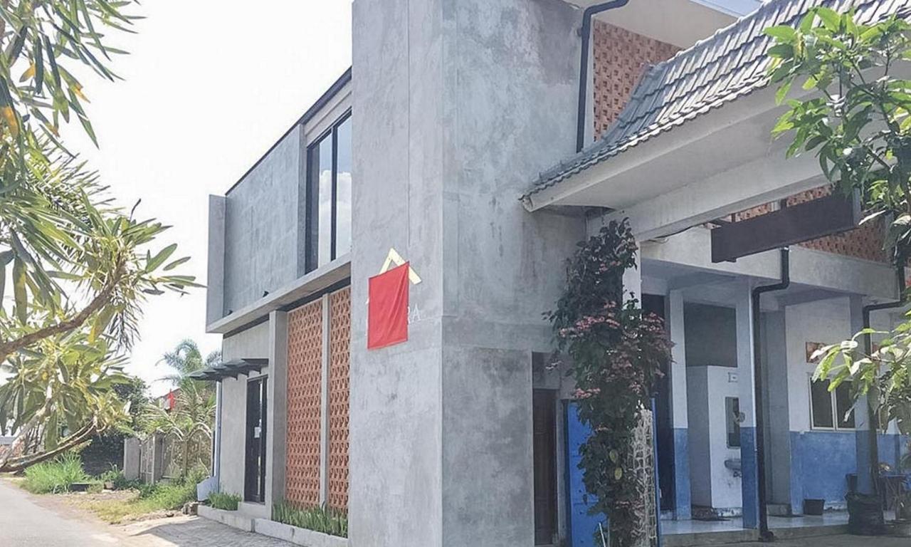 RedDoorz near Wisata Paribendo Lawang Hotel Bagian luar foto